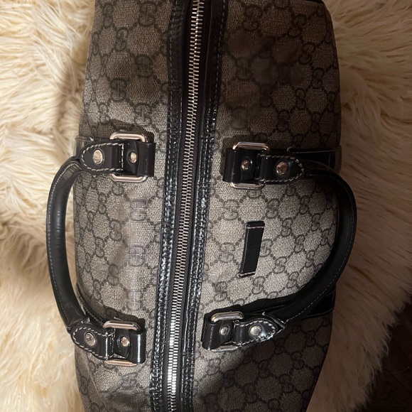 Autentic ,purse Gucci date code used sale Asís - Picture 2 of 12